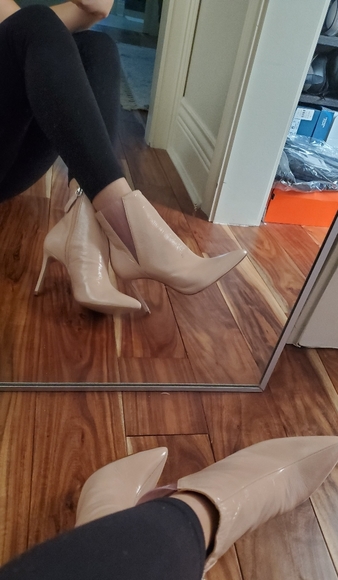 🚩SOLD!🚩Schutz Adilene booties size 7 - Picture 9 of 13